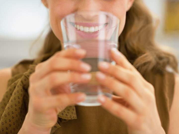 magas vérnyomás esetén tud-e vizet inni